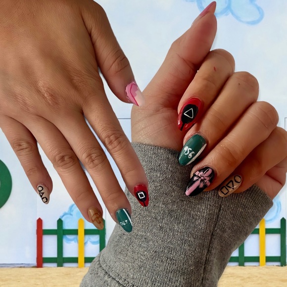 HANDPAINTED SQUID GAMES PRESS ON FALSE NAILS - Picture 1 of 1